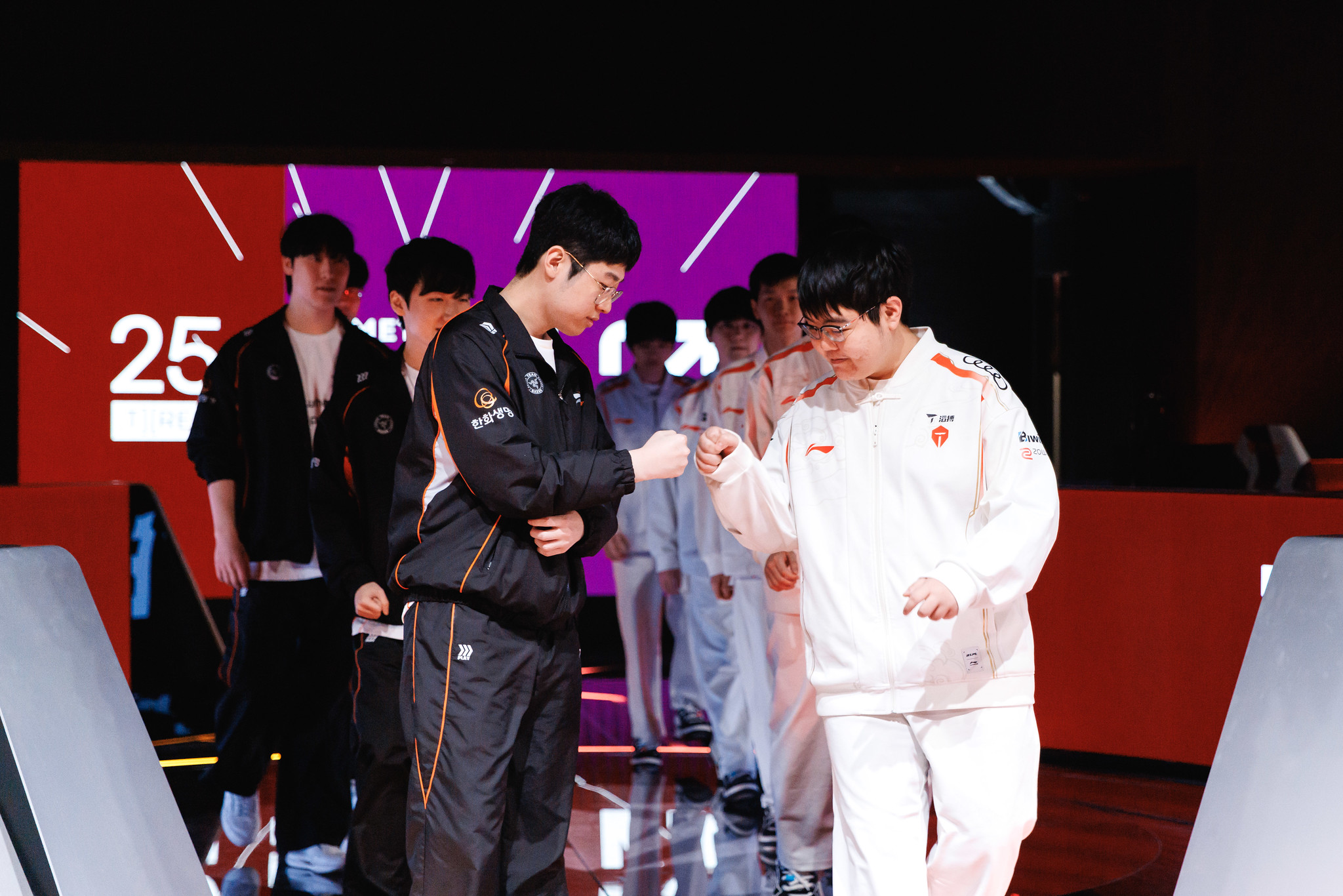 yabo-包含JackeyLove重返赛场，重要助攻首场状态出色，中国队观众沸腾！观众掌声雷动的词条-yabo