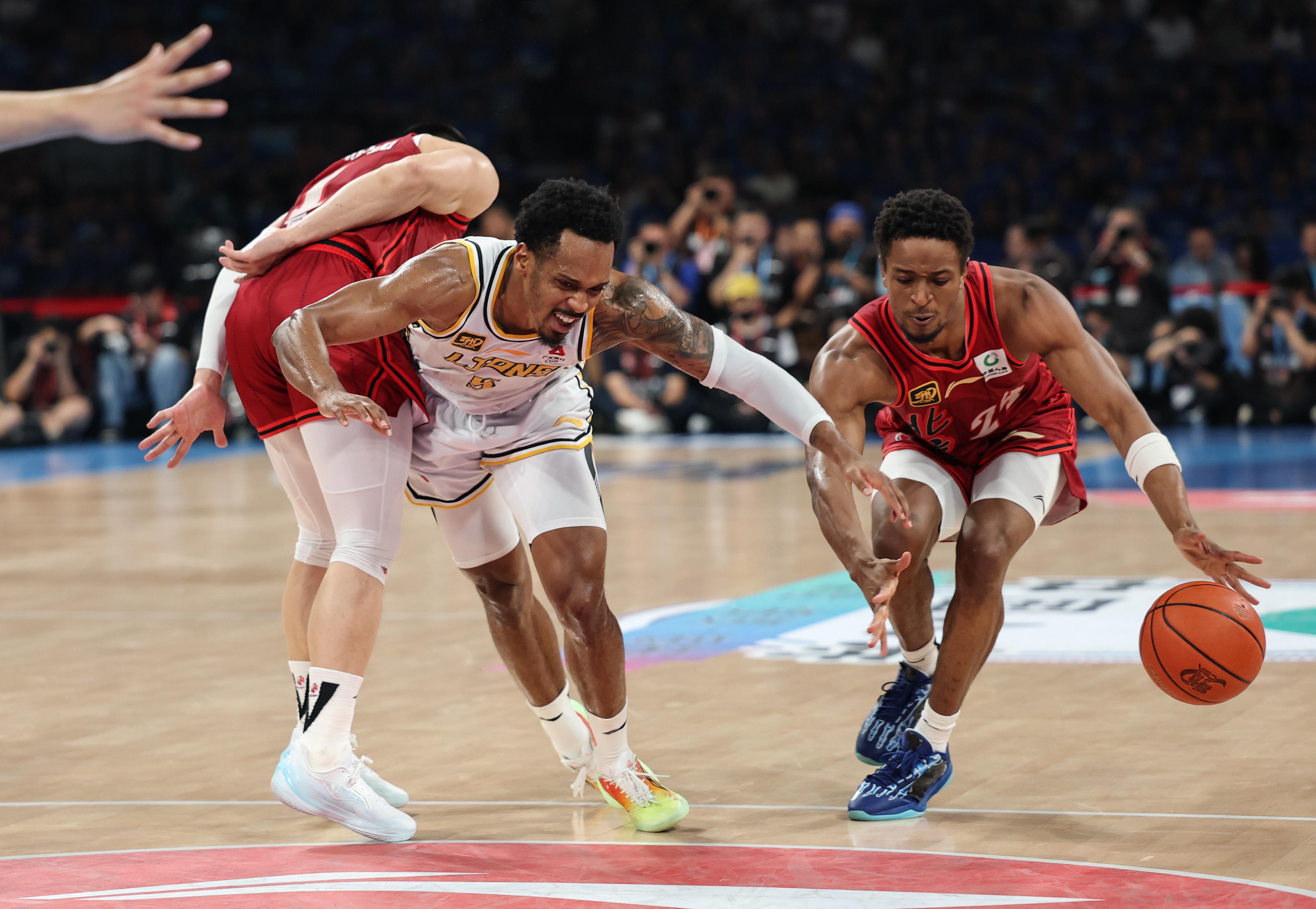 包含多伦多猛龙训练开放日;集结日内部沟通引欢呼;NBA季后赛在即;数据趋势出现新变化的词条 包含多伦多猛龙训练开放日;集结日内部沟通引欢呼;NBA季后赛在即;数据趋势出现新变化的词条